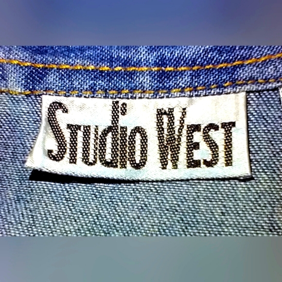 STUDIO WEST BLUE JEAN VEST  MEDIUM WASH, WOMEN'S/MISSES SIZE L FLORAL EMBROIDERY - Picture 3 of 8